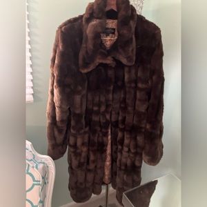 NEVER WORN STUNNING FAUX SABLE FUR COAT by Fabulous Furs